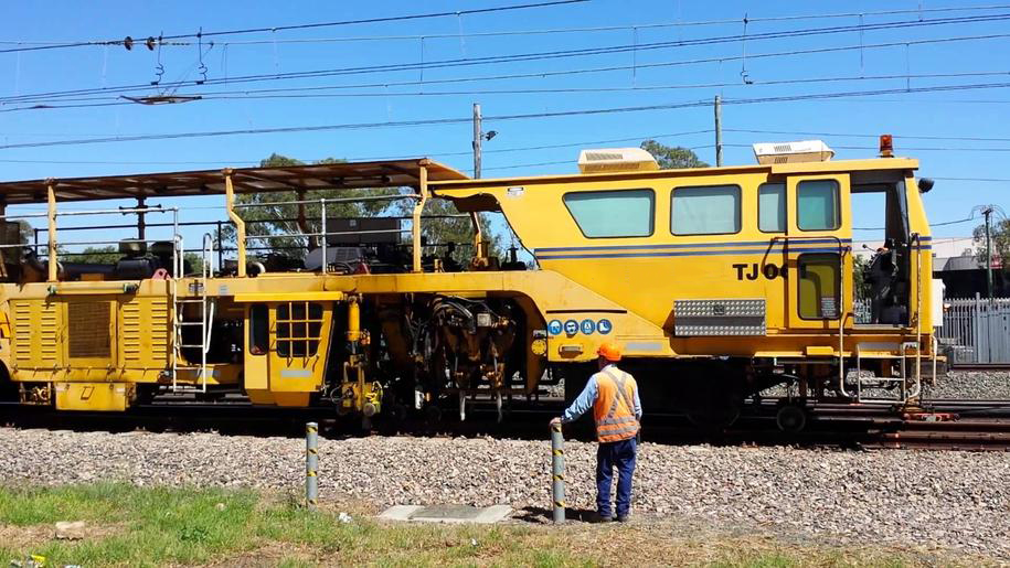 Trackwork vehicle