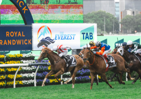 everest race day horses