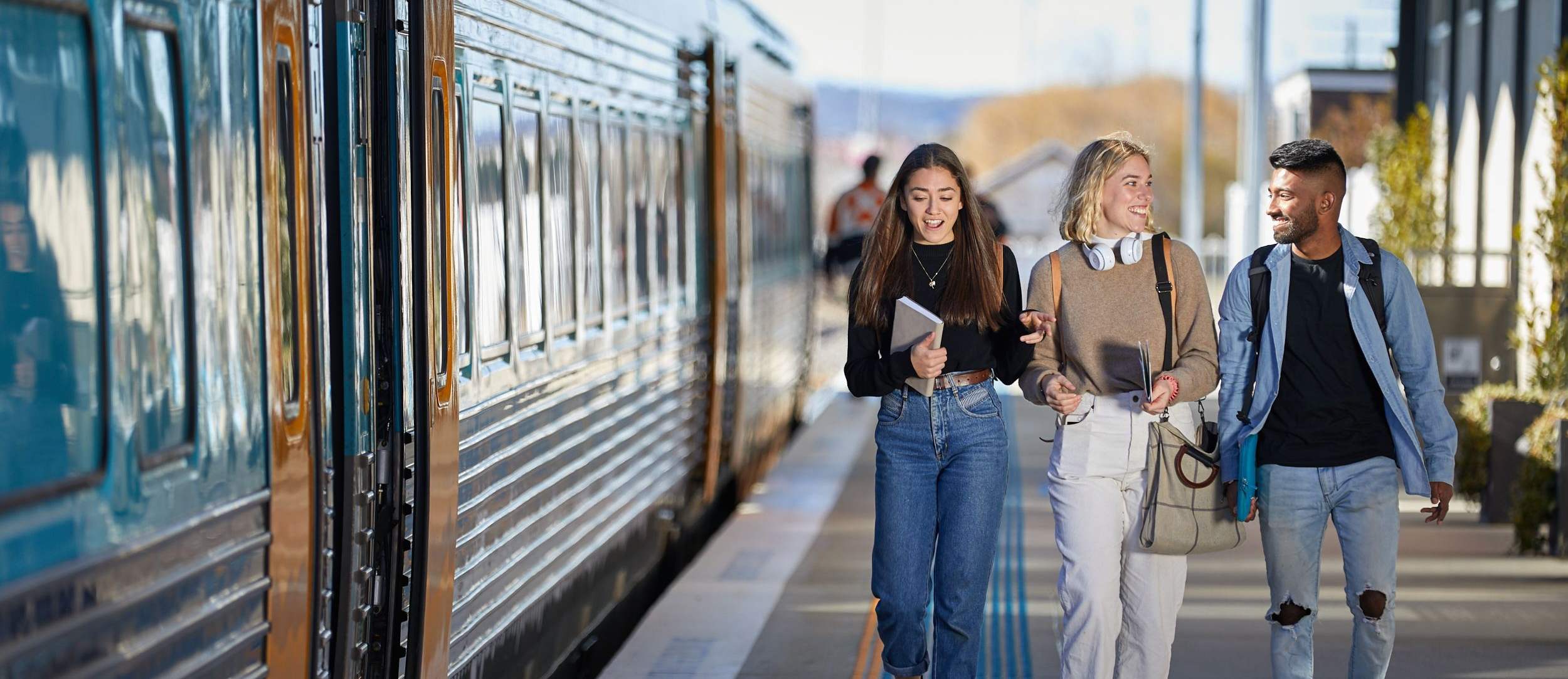 114105-2-trainlink-regionaltravel.jpg