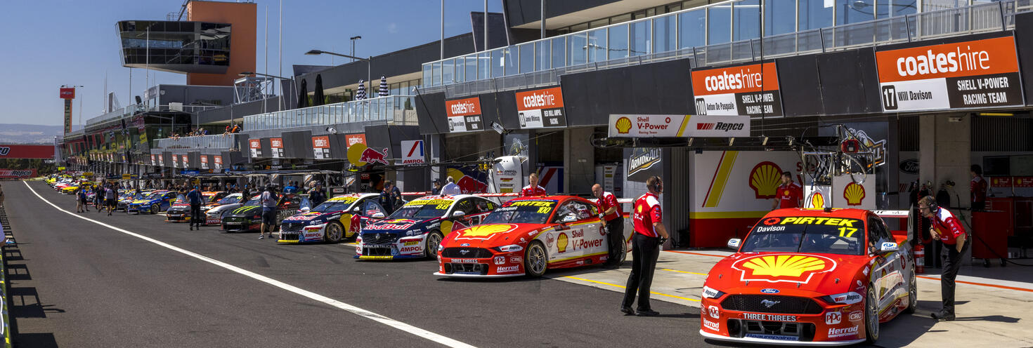 Bathurst 1000 pit lane