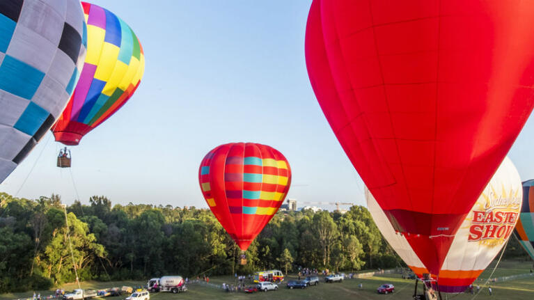 Hot air balloons Aus Day Parra
